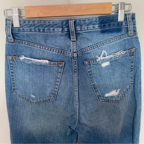 Abercrombie & Fitch High Rise Annie Distressed Girlfriend Jean Size 2/26 - Picture 3 of 9